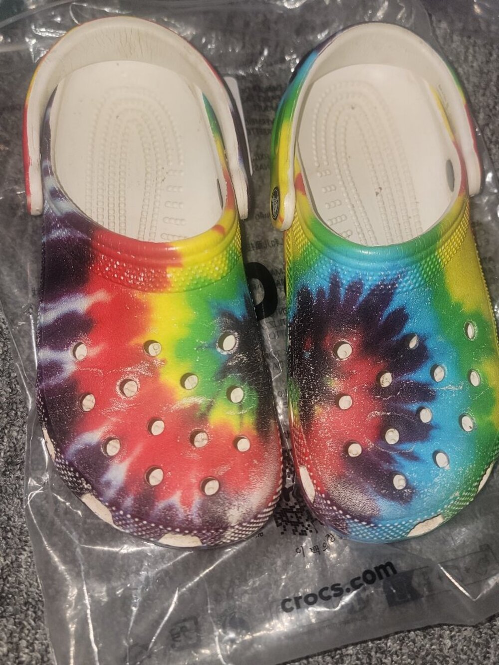 Crocs tie dye 5J